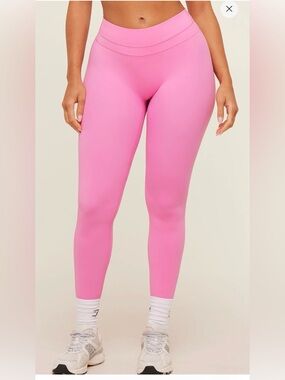 Gymshark Whitney Simmons leggings 
Color.